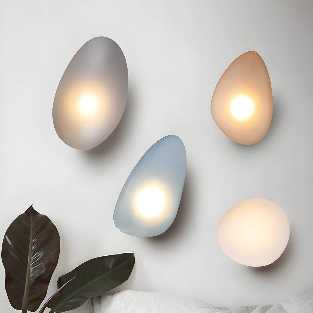 Sequoia Form Glass Wall Sconce — gallery image 2