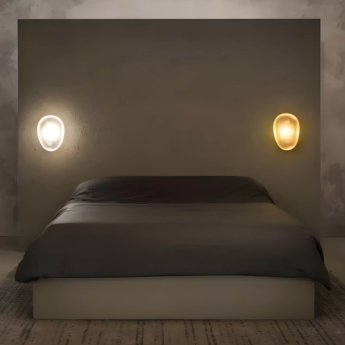 Sequoia Form Glass Wall Sconce — gallery image 8