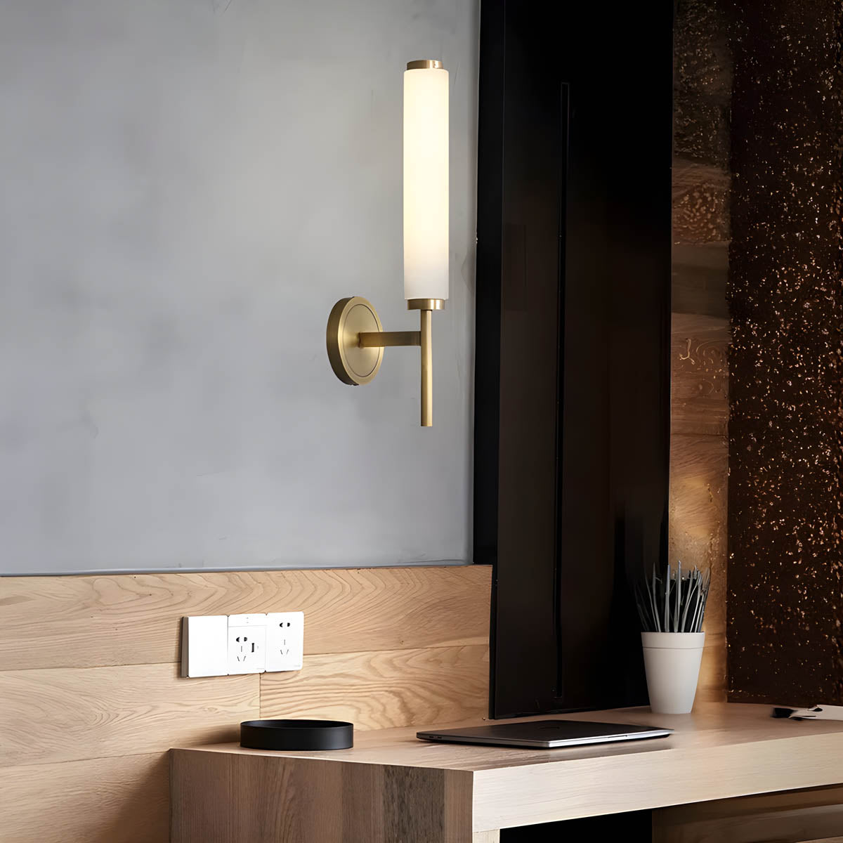 Clover Form Marble Wall Sconce — gallery image 5