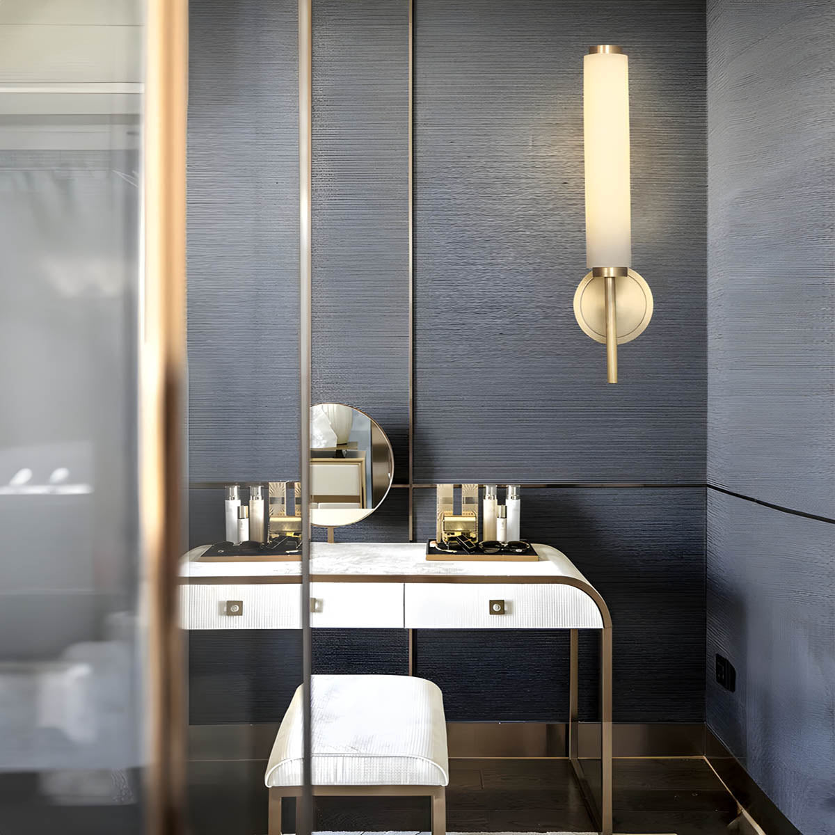 Clover Form Marble Wall Sconce — gallery image 6