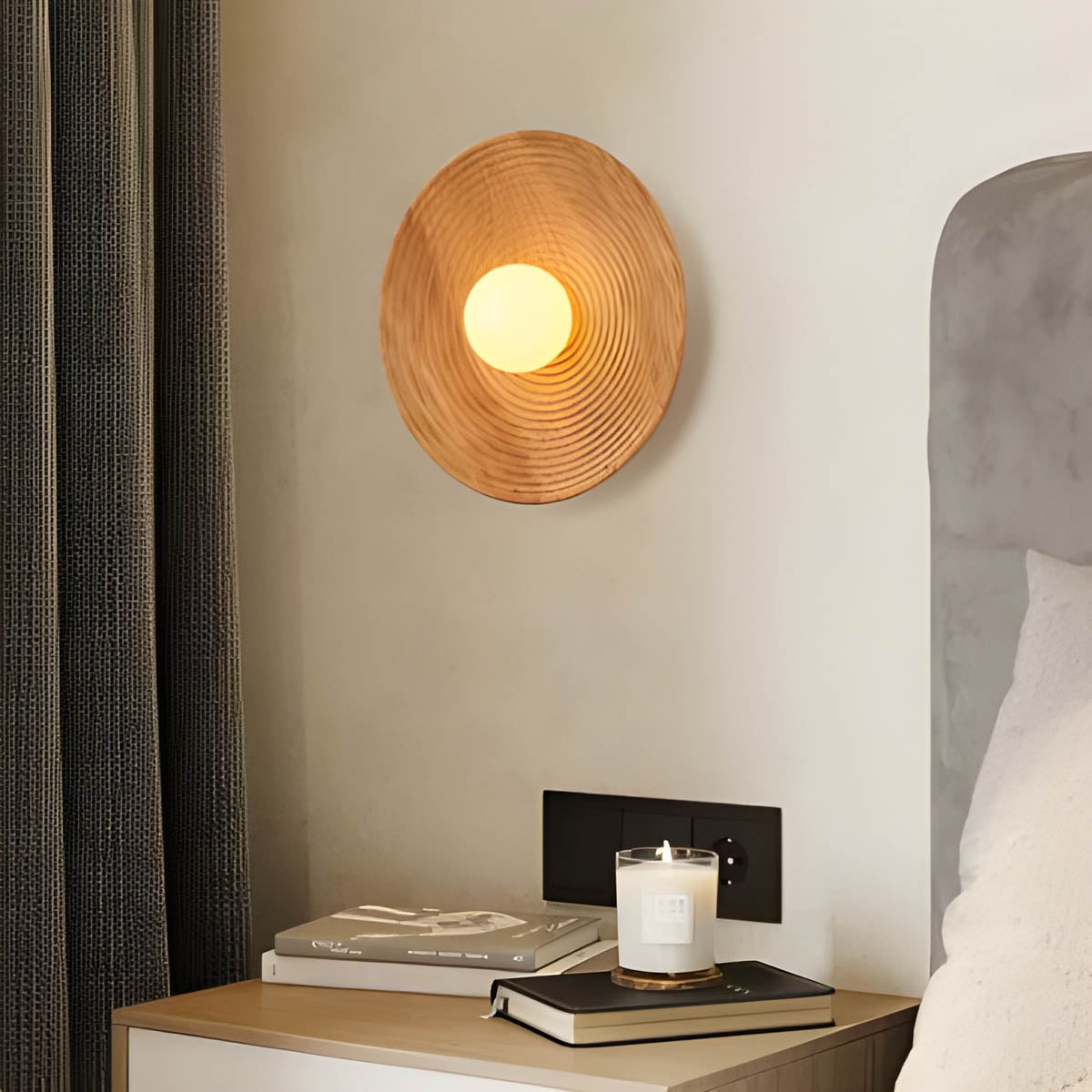 Thistle Form Resin Wall Sconce — gallery image 10