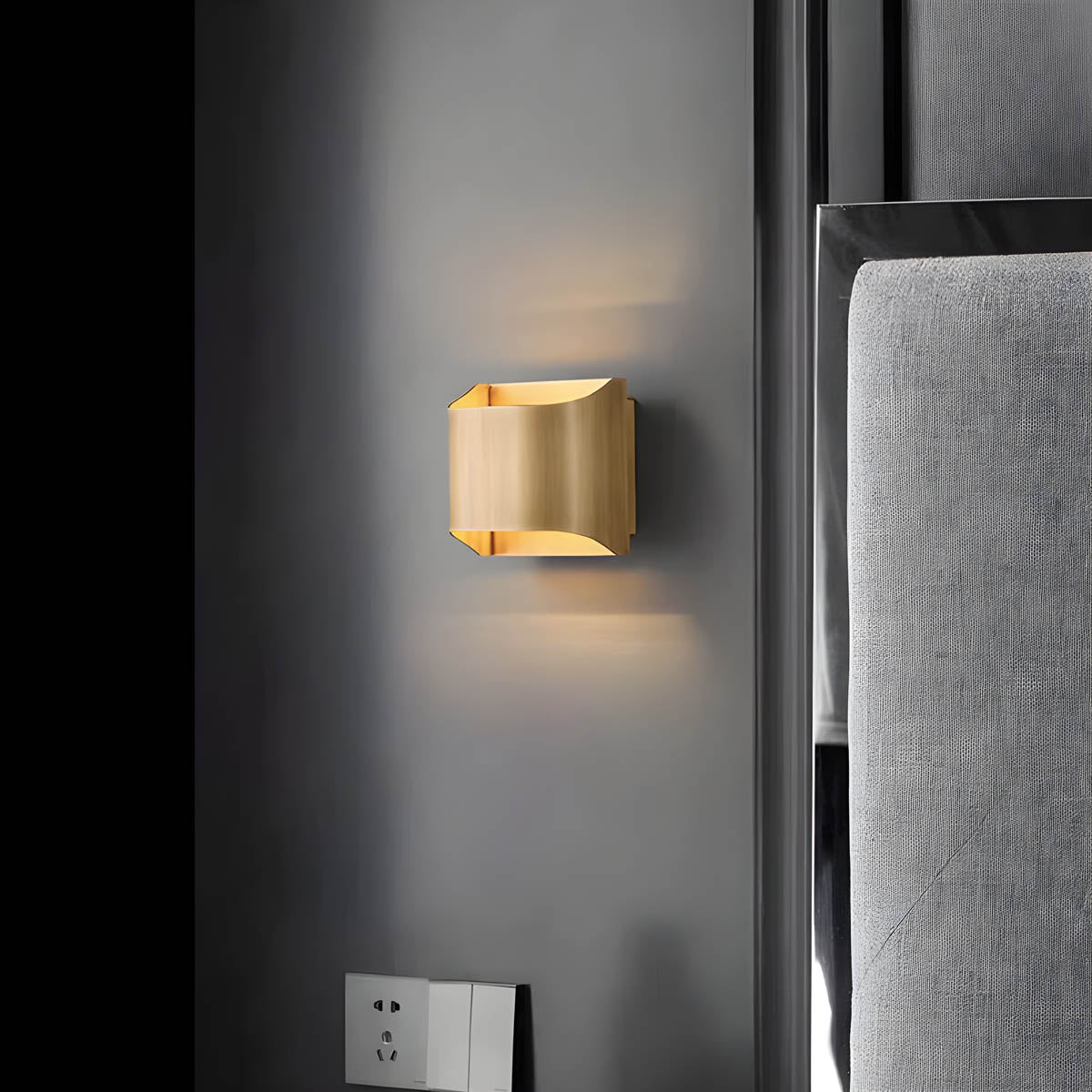 Greenwood Form Wall Sconce — gallery image 8