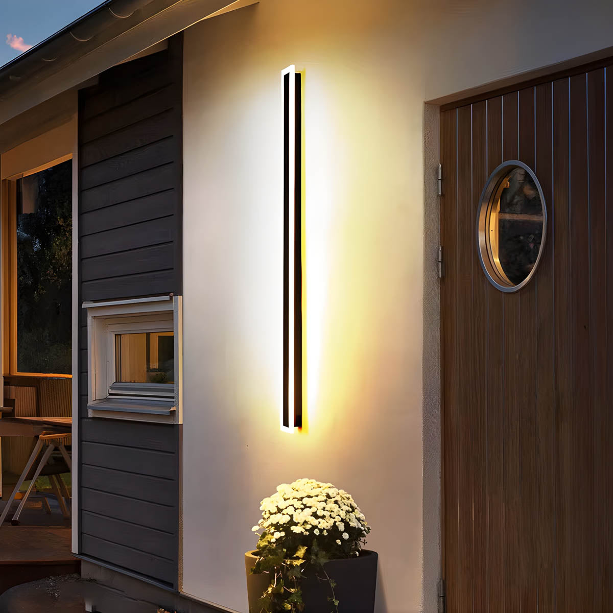 Acorn Beam Acrylic Linear Outdoor Wall Light — gallery image 2