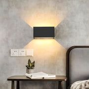 Pemberley Beam Aluminum Outdoor Wall Light — gallery image 6