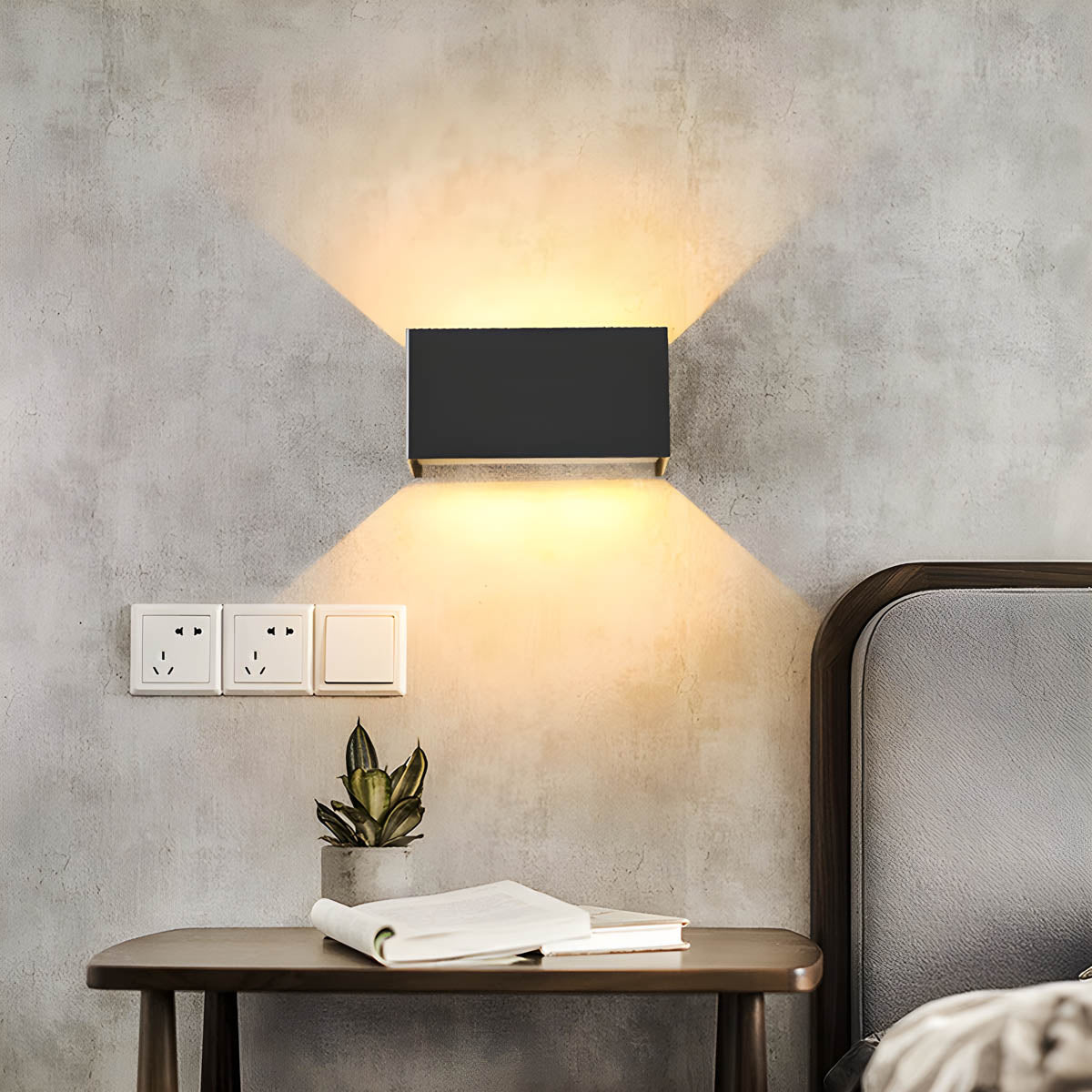 Pemberley Beam Aluminum Outdoor Wall Light — gallery image 6