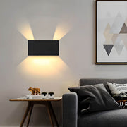 Pemberley Beam Aluminum Outdoor Wall Light — gallery image 7