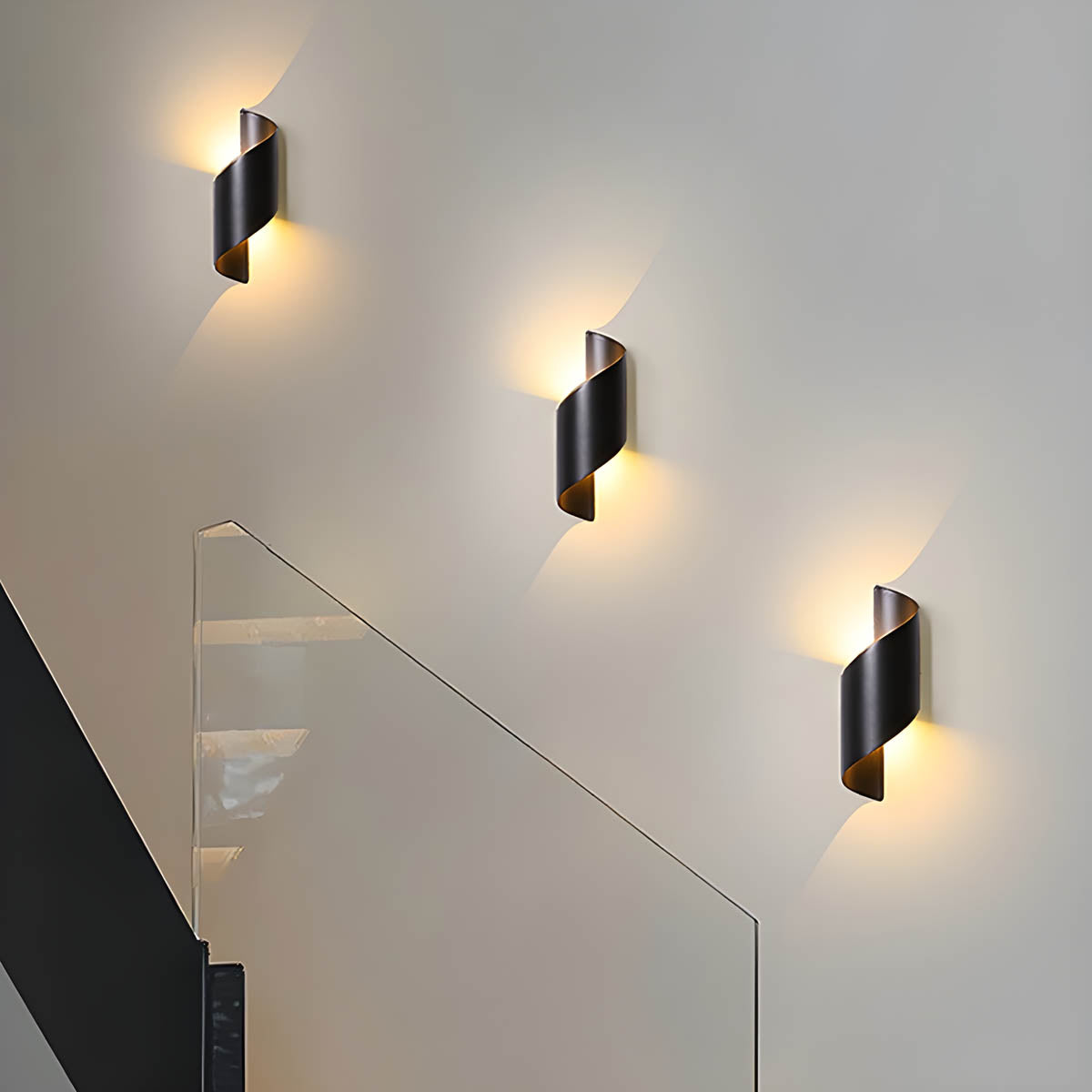 Sequoia Drop Aluminum Outdoor Wall Light — gallery image 8