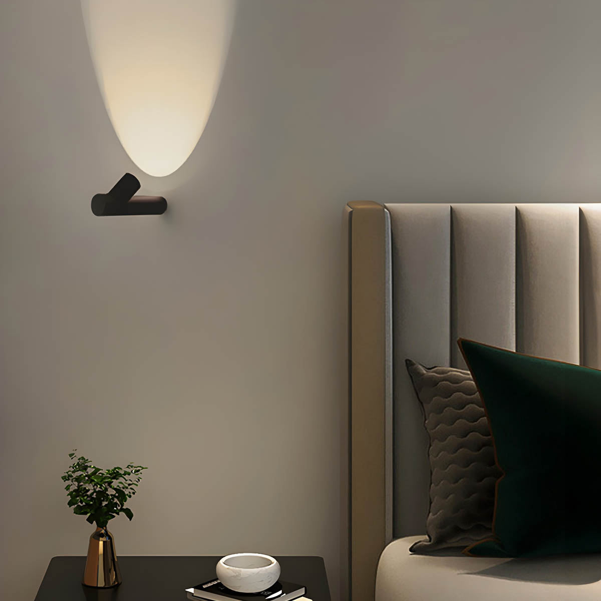 Clover Drop Aluminum Wall Sconce — gallery image 12