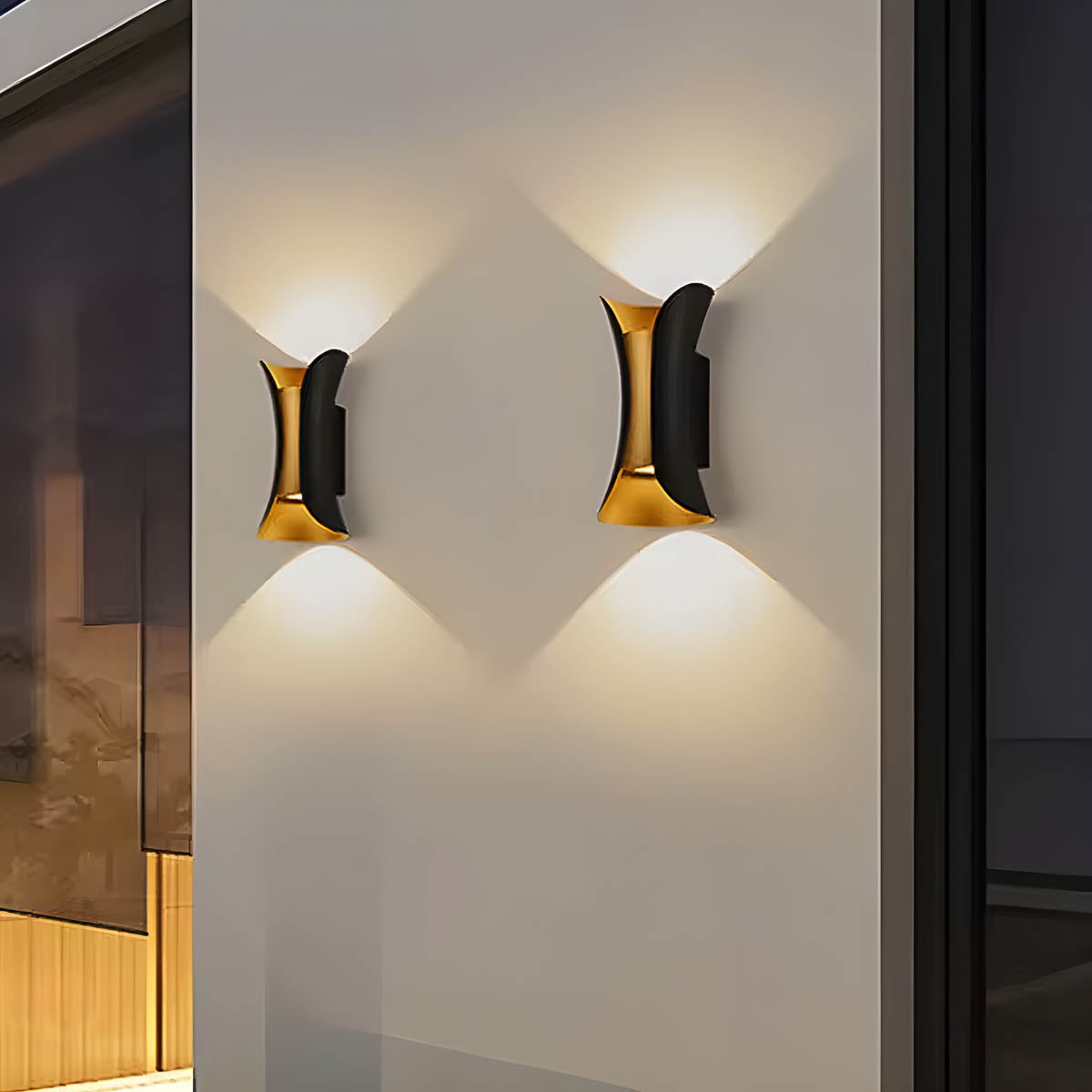 
Hazel Drop Glass Outdoor Wall Light — photo 5