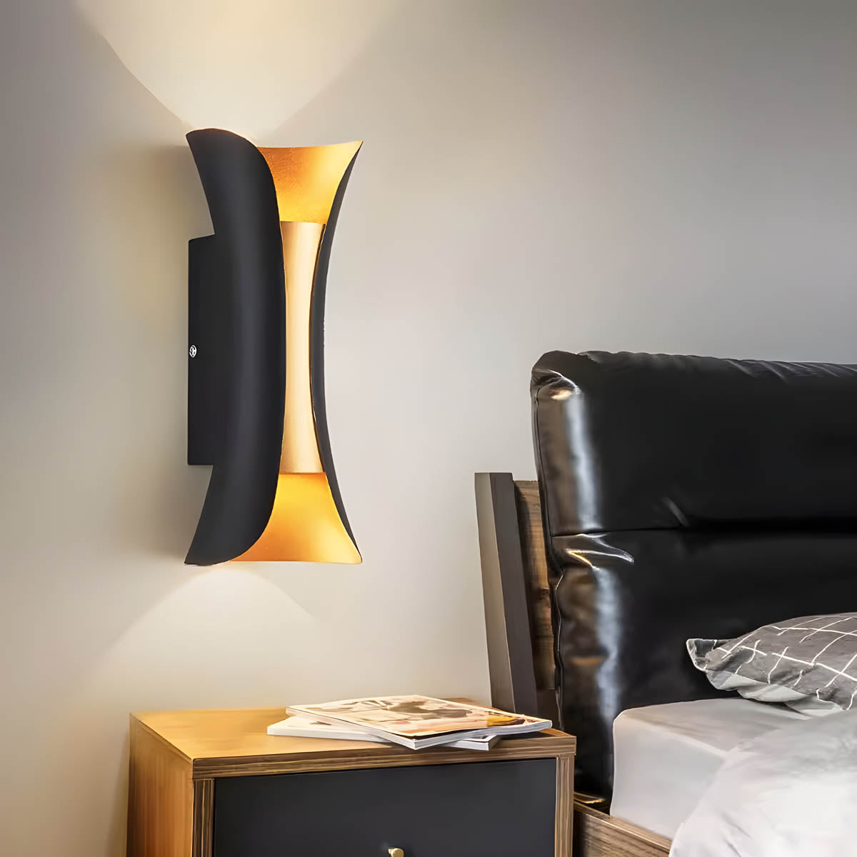 
Hazel Drop Glass Outdoor Wall Light — photo 15