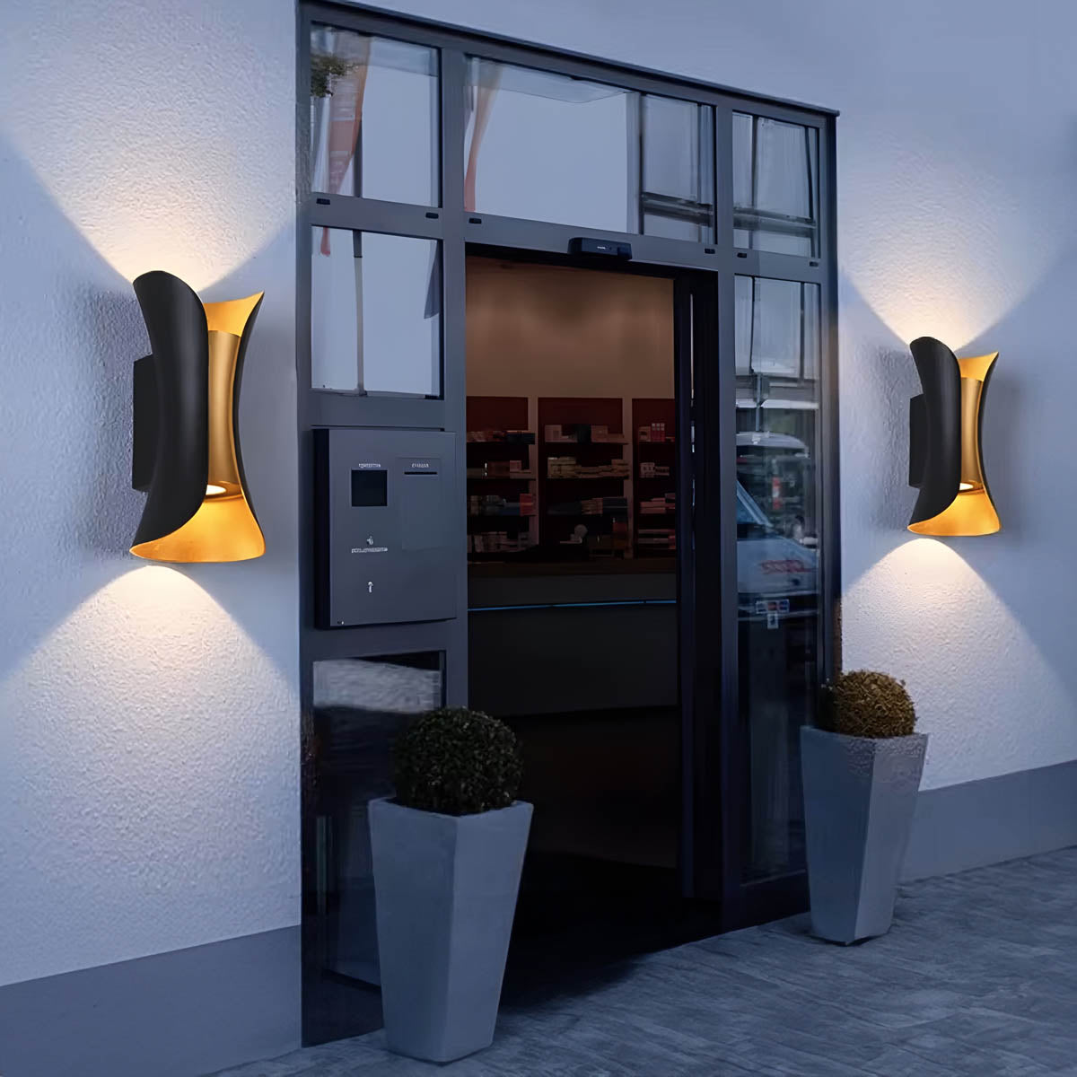 
Hazel Drop Glass Outdoor Wall Light — photo 13