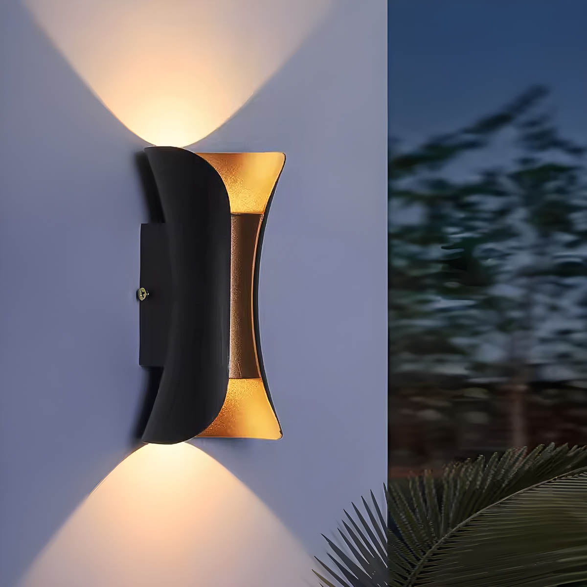 
Hazel Drop Glass Outdoor Wall Light — photo 3
