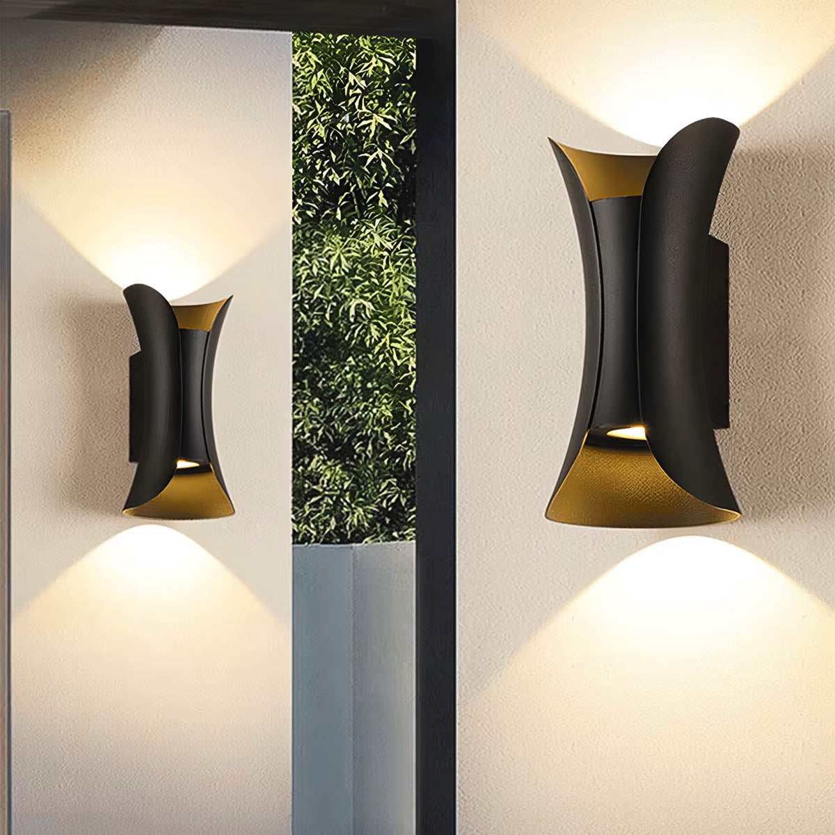 
Hazel Drop Glass Outdoor Wall Light — photo 9