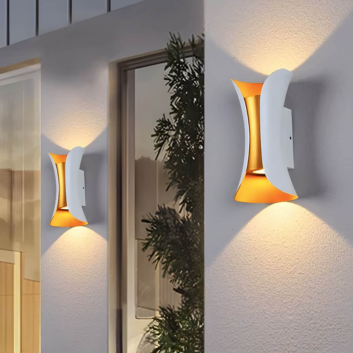 
Hazel Drop Glass Outdoor Wall Light — photo 2