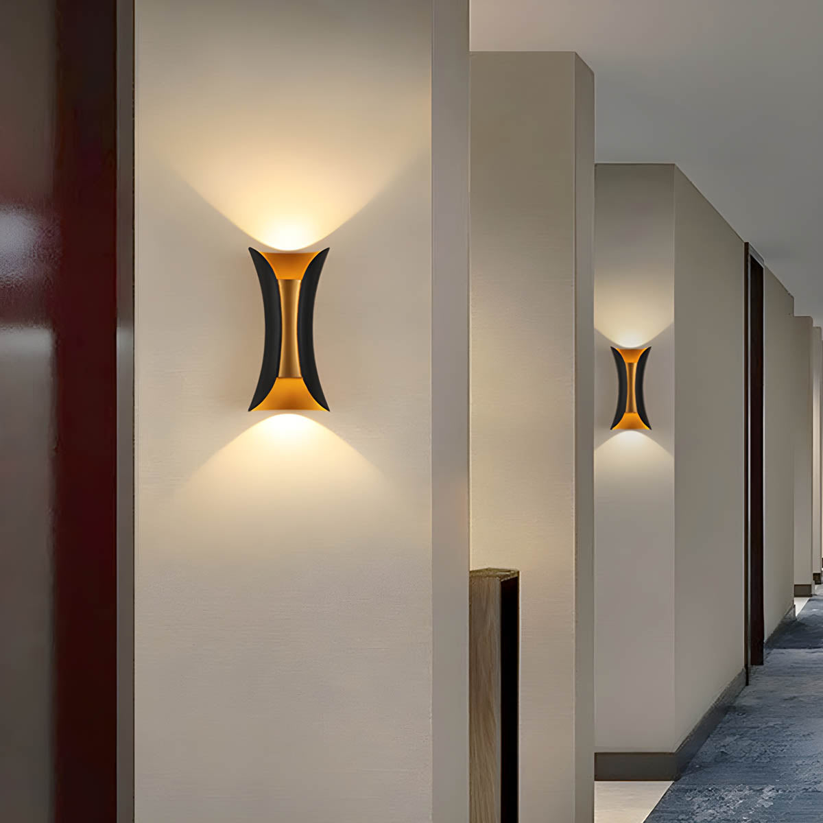 
Hazel Drop Glass Outdoor Wall Light — photo 16