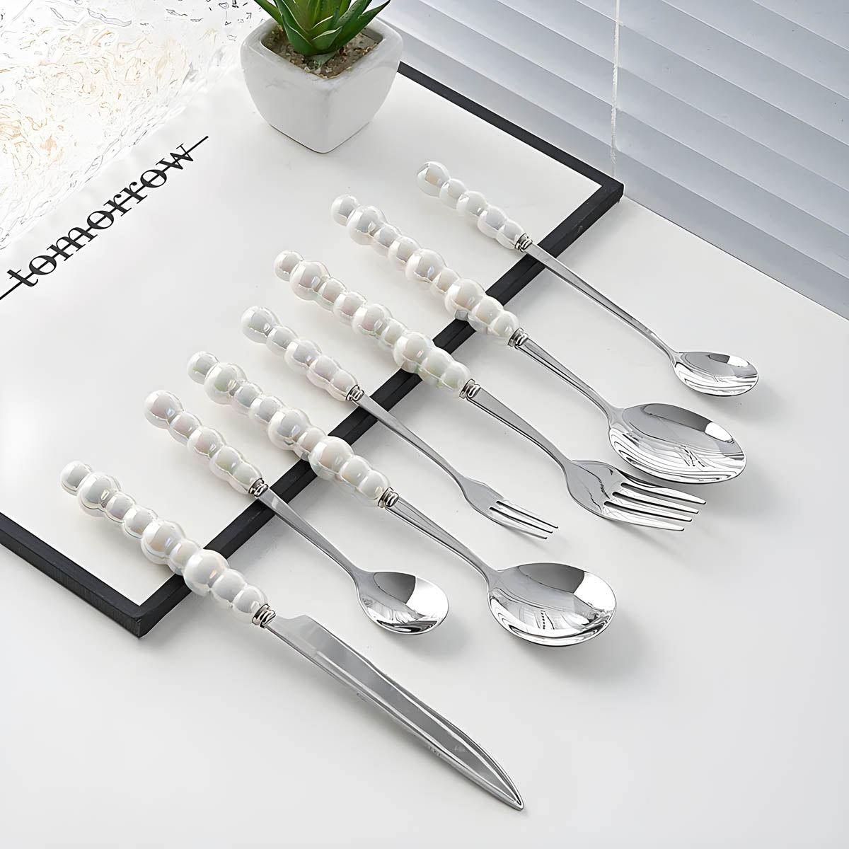 Kestrel Curve Stainless Steel Flatware Set — gallery image 7