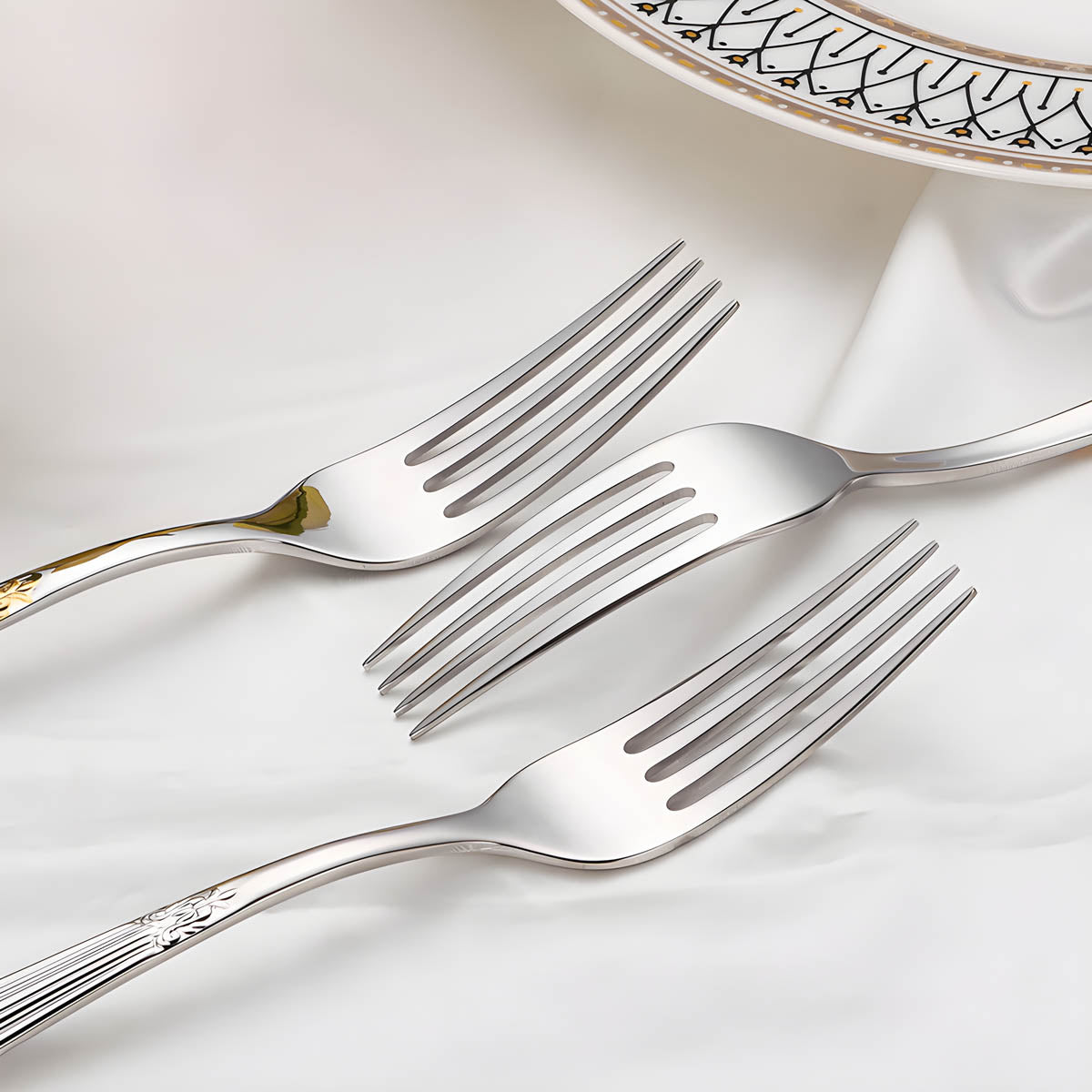 Clover Curve Stainless Steel Flatware Set — gallery image 16