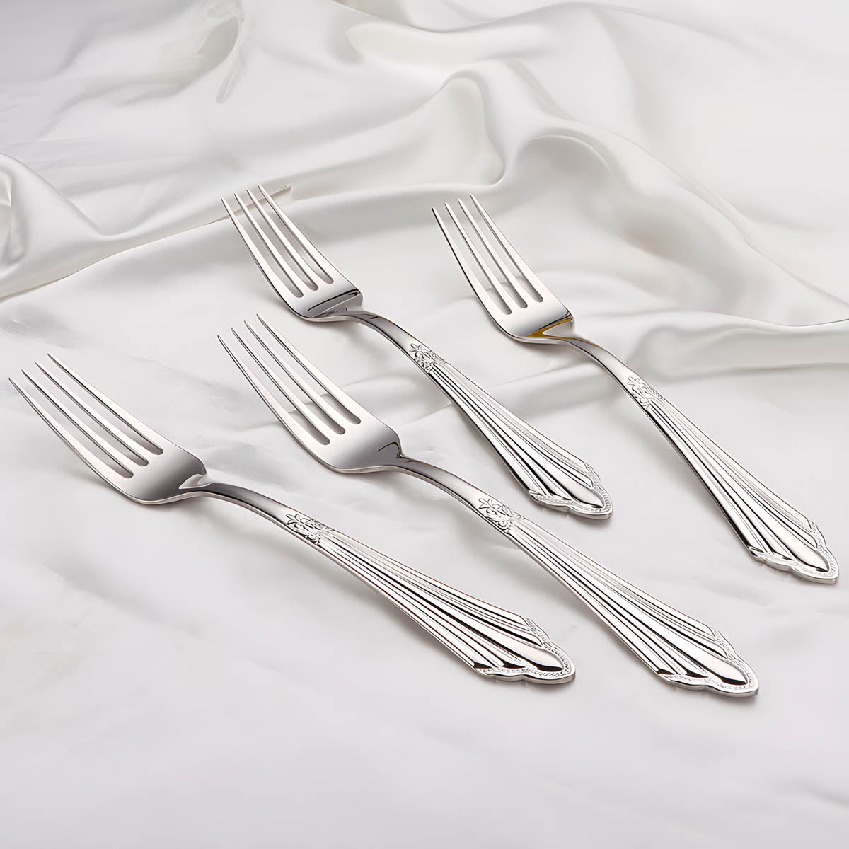 Clover Curve Stainless Steel Flatware Set — gallery image 14