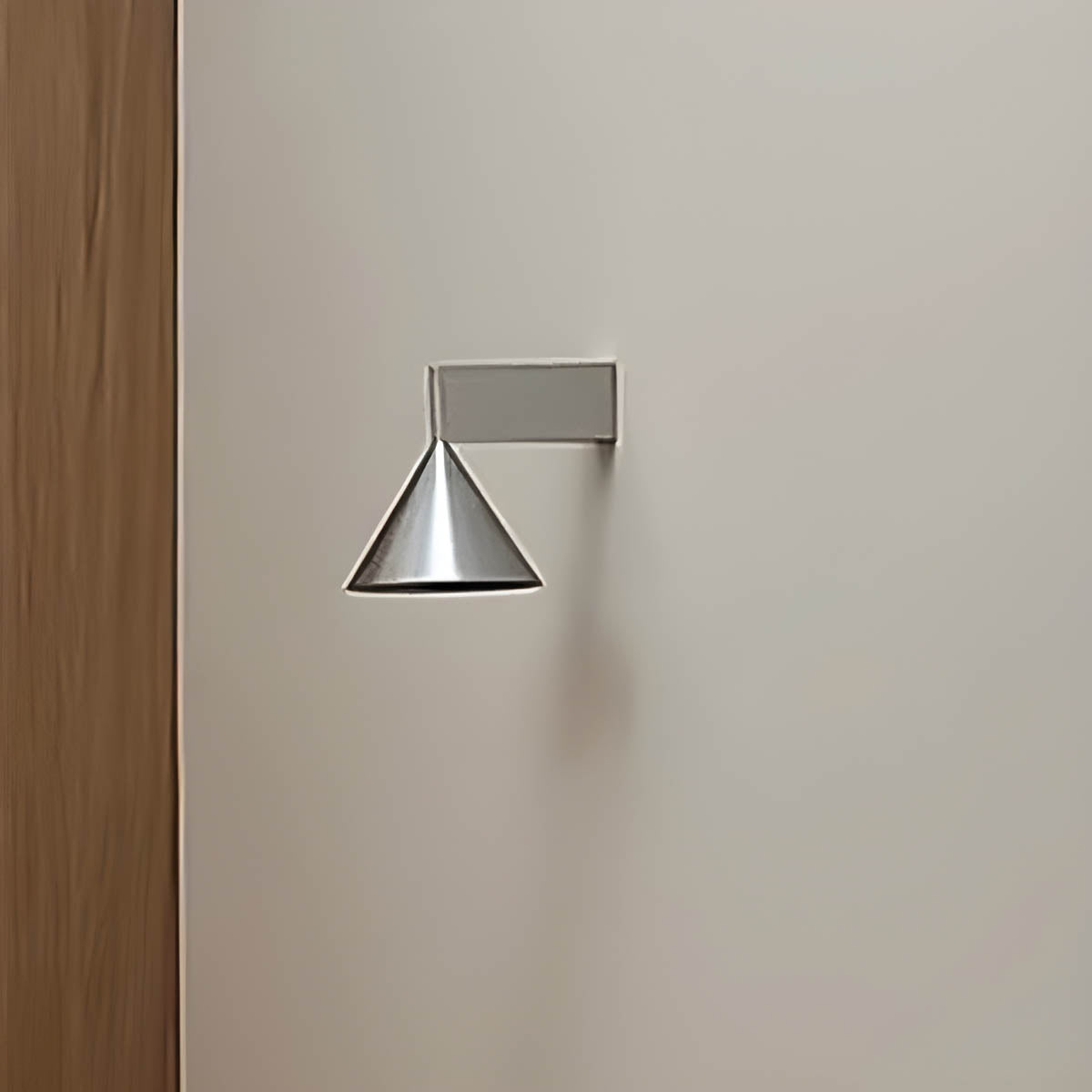 
Redfern Loop Aluminium-Wandleuchte — Foto 11
