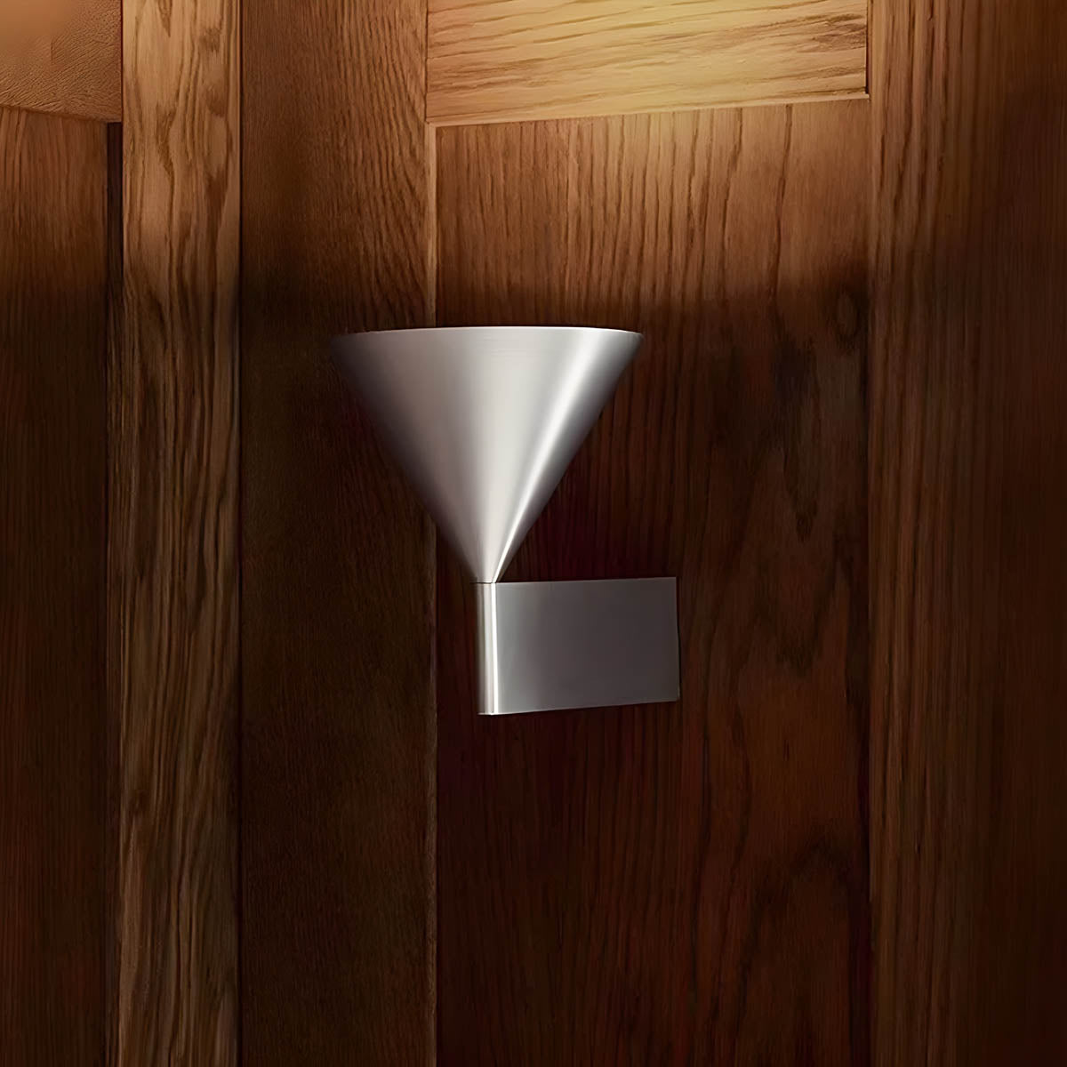 
Redfern Loop Aluminium-Wandleuchte — Foto 7