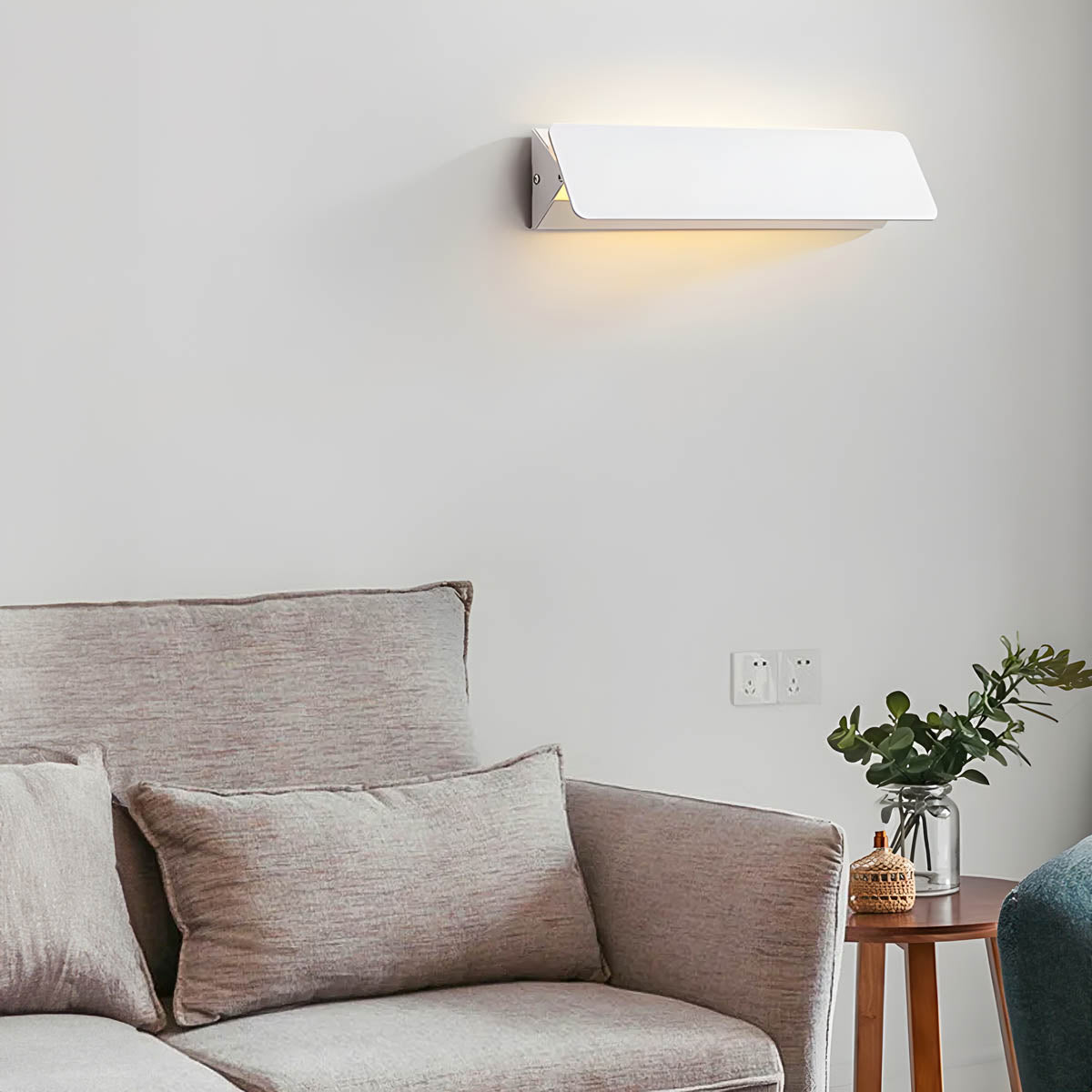 Kingsley Loop Aluminum Wall Sconce — gallery image 2