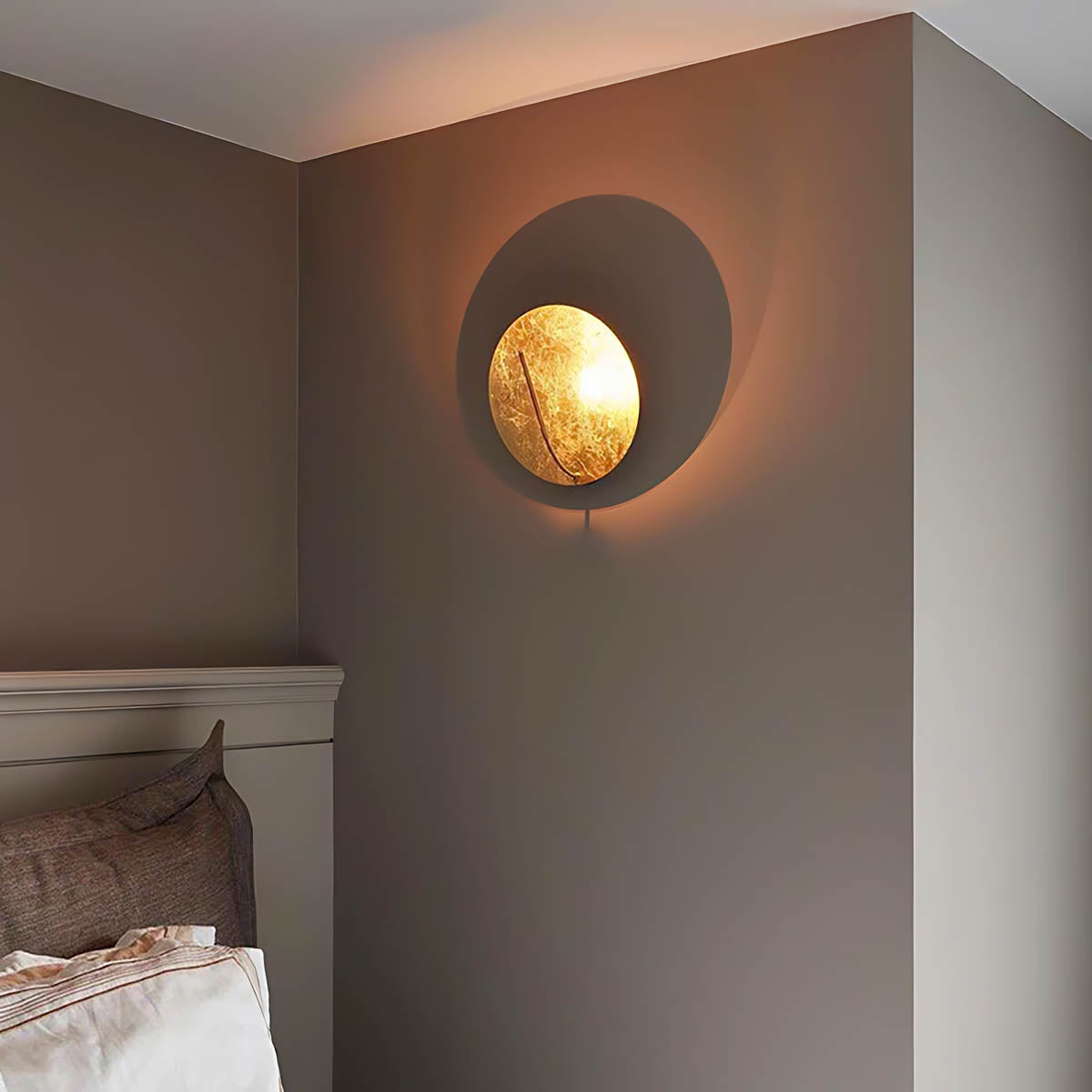 Brier Frame Metal Linear Wall Sconce — gallery image 5
