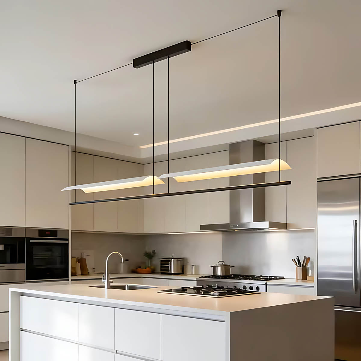 
Larchwood Span Lustre linéaire en fer — photo 9