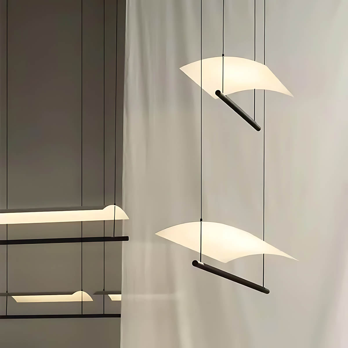 
Larchwood Span Lustre linéaire en fer — photo 15