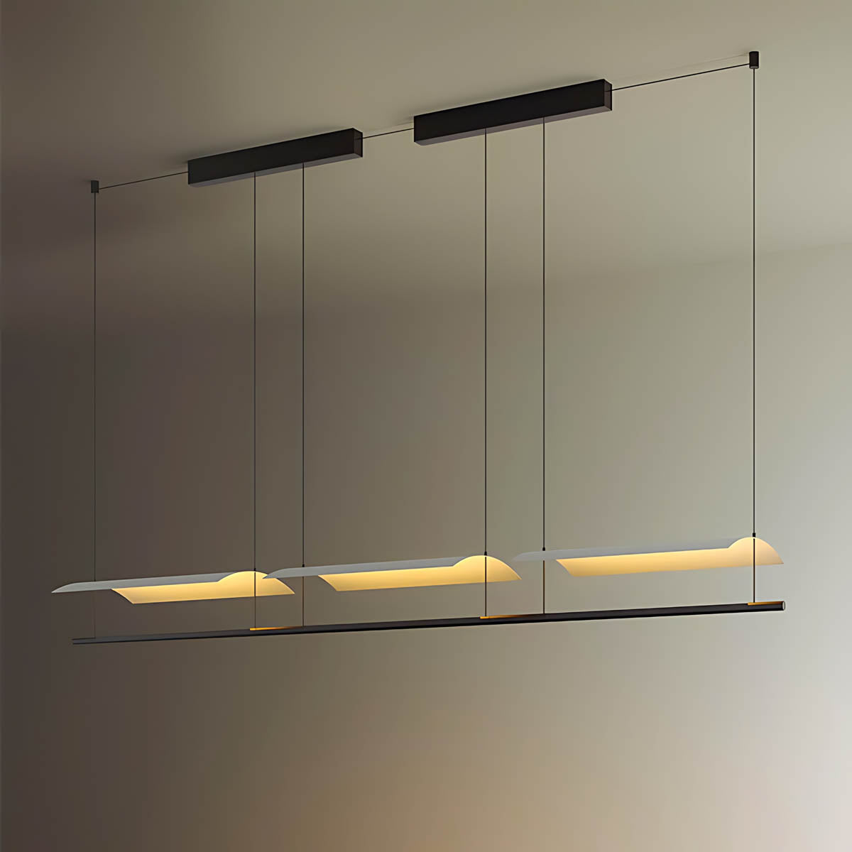 
Larchwood Span Lustre linéaire en fer — photo 14